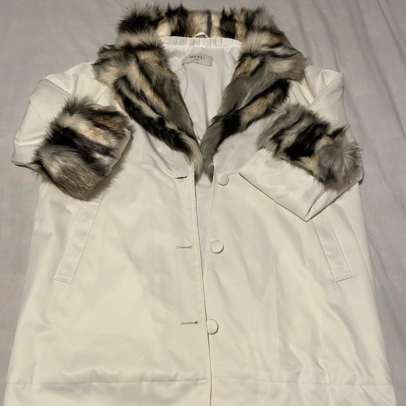 New white Coat - Picture 1 of 4